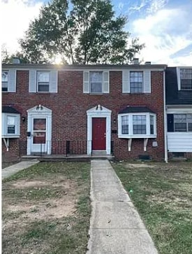 Photo - GREAT AREA 3 Bedrooms 1.5 Bathrooms Townhome