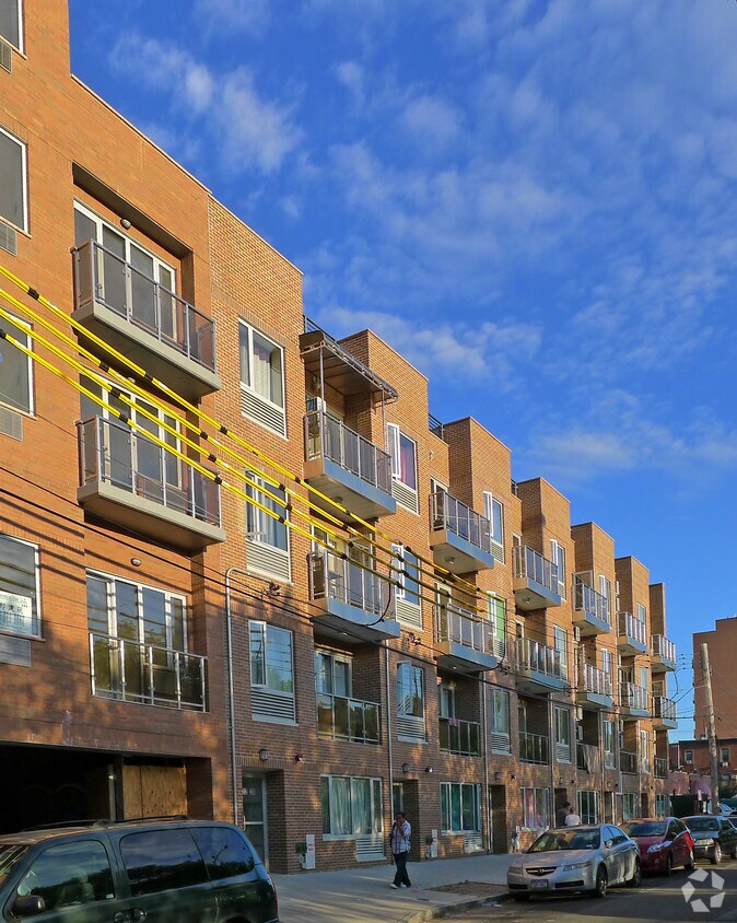 Building Photo - 32-20 137th St