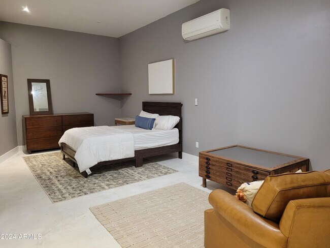 Foto del edificio - 35033 N 12th St