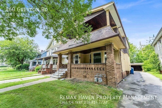 Foto del edificio - 860 Greyton Rd 1/DN, Cleveland Hts - Updat...