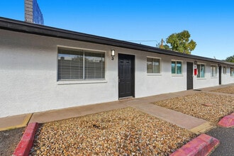 Building Photo - 4329 N Longview Ave