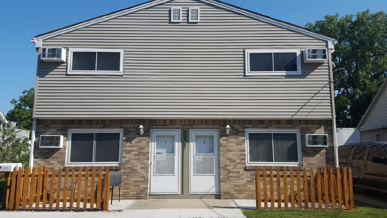 2227 Seaman St, Toledo, OH 43605 Townhome Rentals in Toledo OH