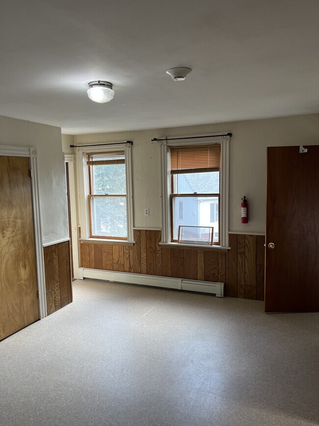 Foto del edificio - 109 Kenyon Ave