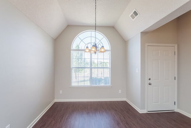Building Photo - 7972 Ridgedale Dr