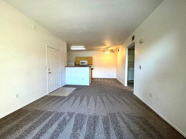 Foto del edificio - 8250 N Grand Canyon Dr
