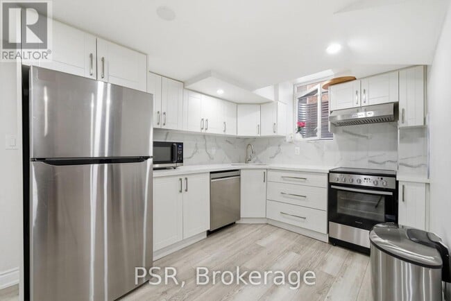 Building Photo - 426 Arrowsmith Dr