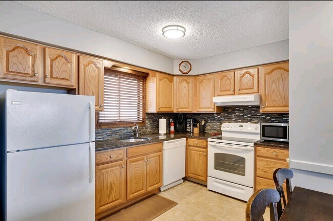 Foto del edificio - 222 Cross Country Ln