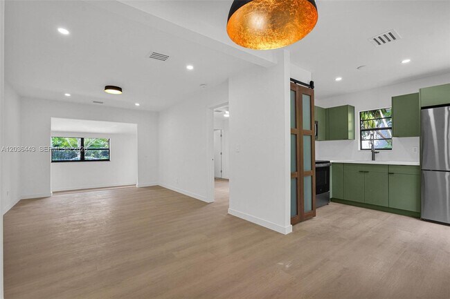 Foto del edificio - 81 NW 45th St