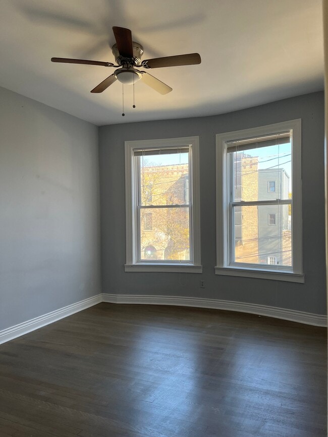 Foto del edificio - 3105 W Diversey Ave