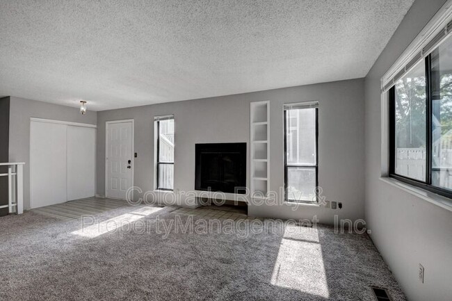 Building Photo - 1110 S Monaco St Pkwy