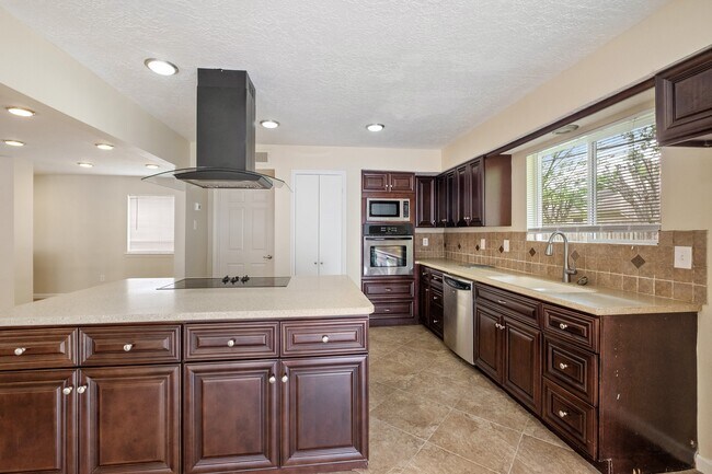 Foto del edificio - 14126 Saddlebend Dr