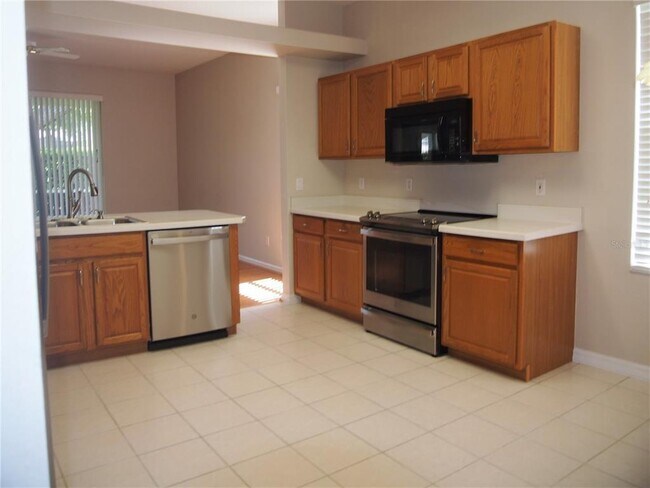 Building Photo - 4350 Hammersmith Dr