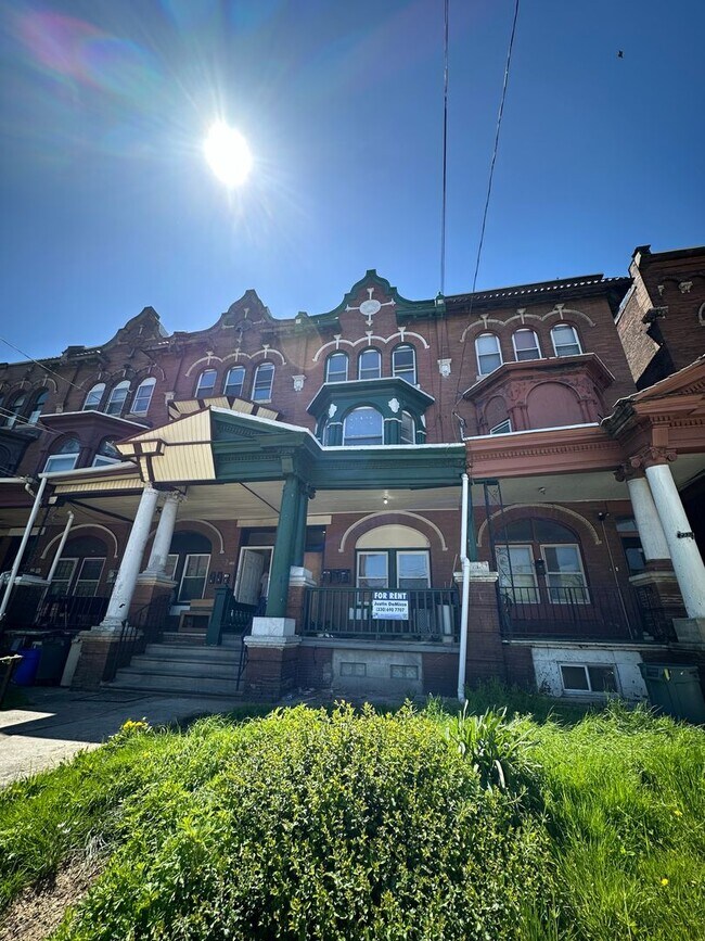 Building Photo - 1306 W Hunting Park Ave