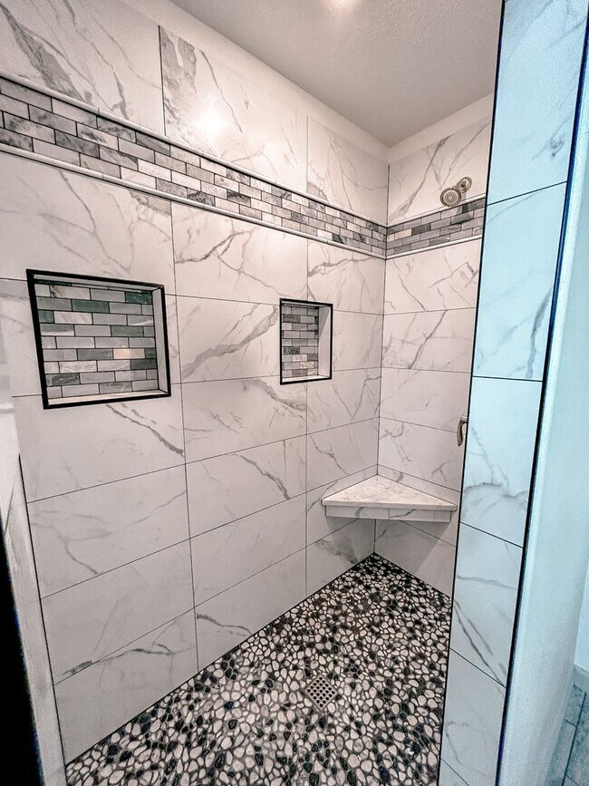 Foto del edificio - Newer 3-Bedroom | Summer Move-In Special —...