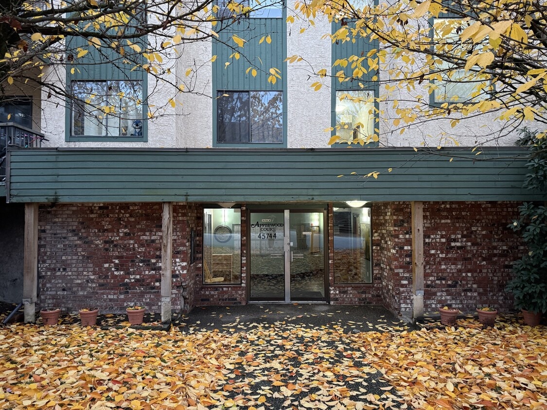 Photo principale - 45744-45744 Spadina Ave