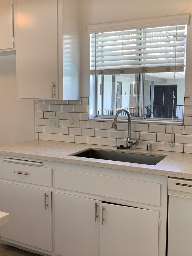 kitchen - 3708 Spencer St