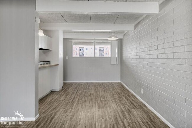 Foto del edificio - Beautifully Renovated 2Bdm 2Ba Apartment in Phoenix - MI Special