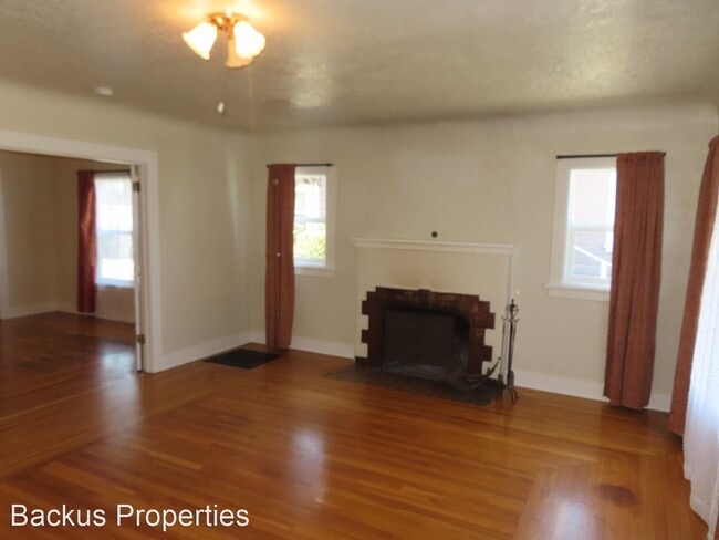 Building Photo - 3 br, 1 bath House - 418 West St.
