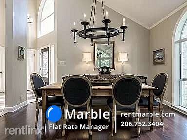 Building Photo - 3 br, 2.5 bath House - 5607 Courtyard Dr