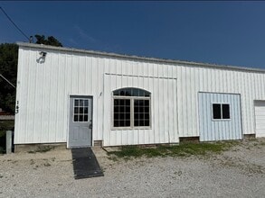 Building Photo - 143 McClelland St