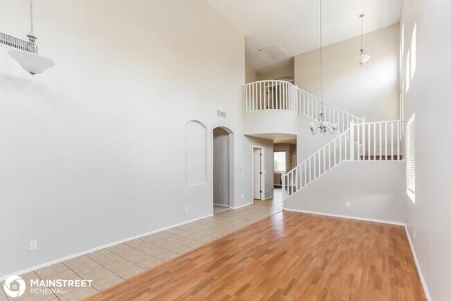 Building Photo - 8750 W Northview Ave, Glendale, AZ 85305