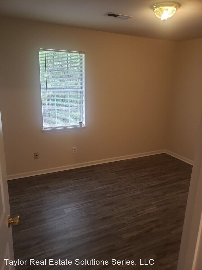 1595 Church Ave SE, Jacksonville, AL 36265 Apartment for