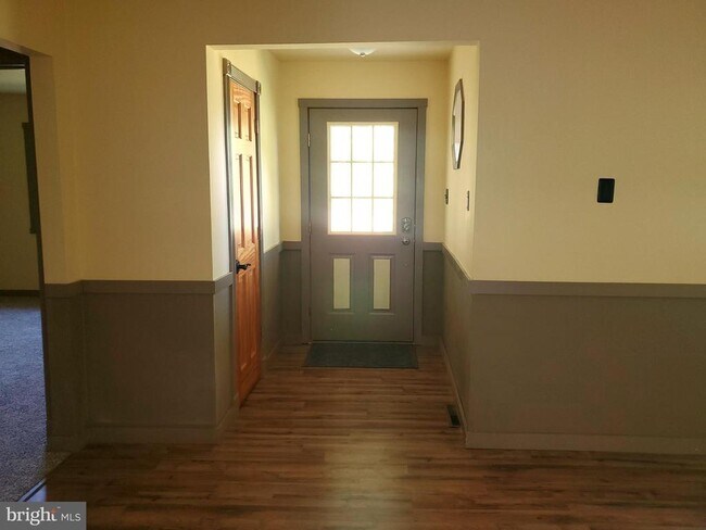 Building Photo - 725 Bladen St