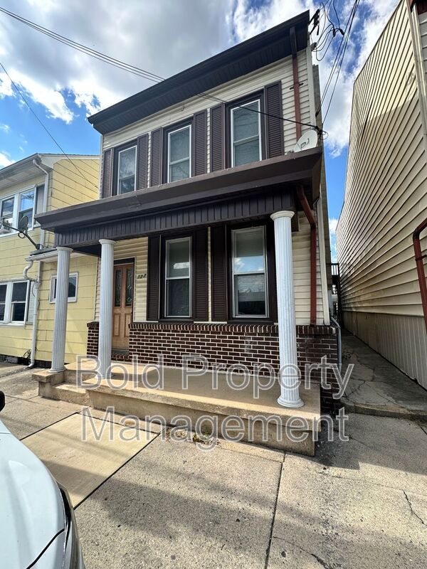 Primary Photo - 137 Mifflin St