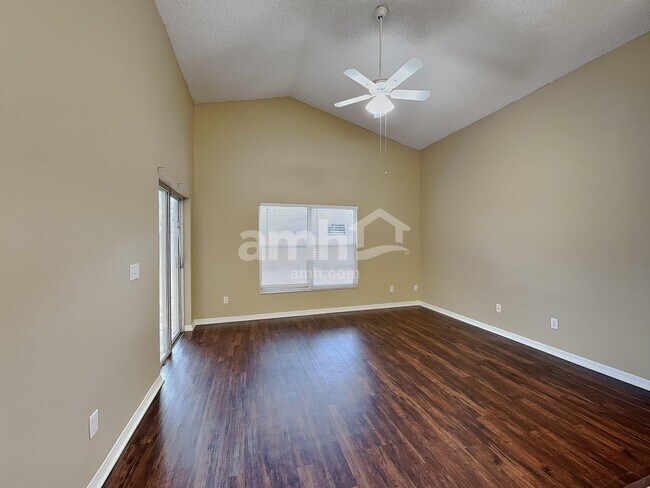 Foto del edificio - 2331 Pinebrook Ct