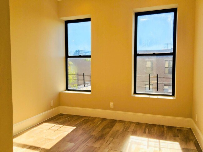 Building Photo - 29 Woodhull St