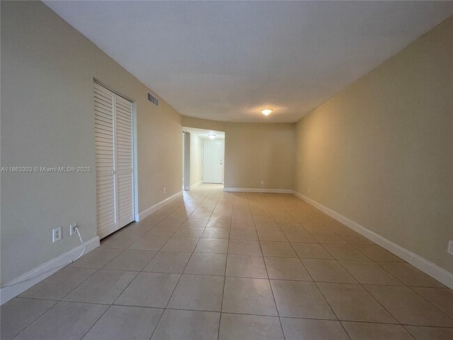 Foto del edificio - 3470 Foxcroft Rd