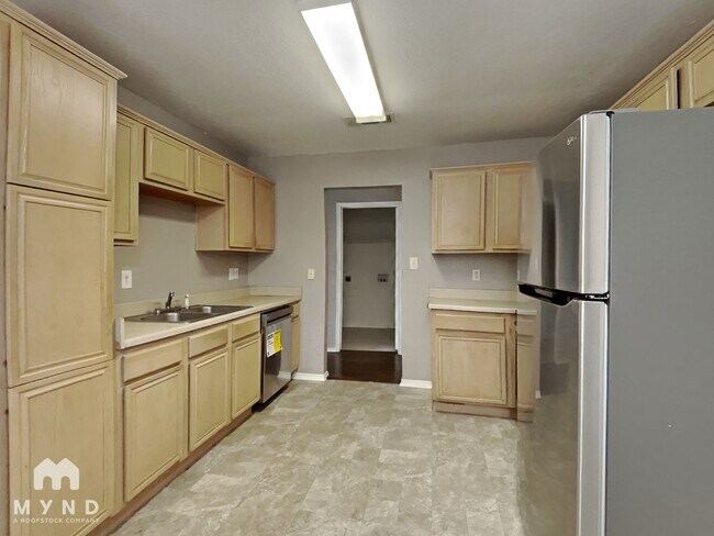 Foto del edificio - 327 W Little Creek Rd