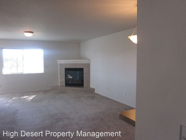 Building Photo - 592-1191 S Cliffside Ln