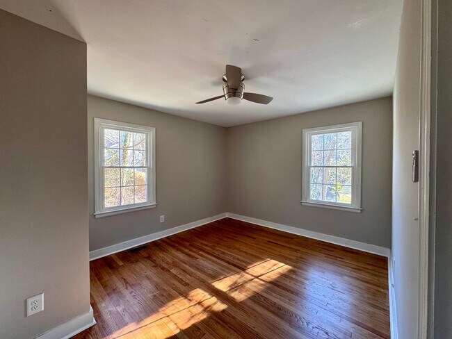 Foto del edificio - Renovated 3BR Near UNC Law School