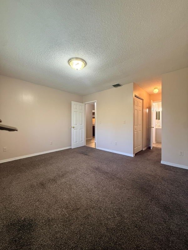 Building Photo - 470 Crabapple Ct
