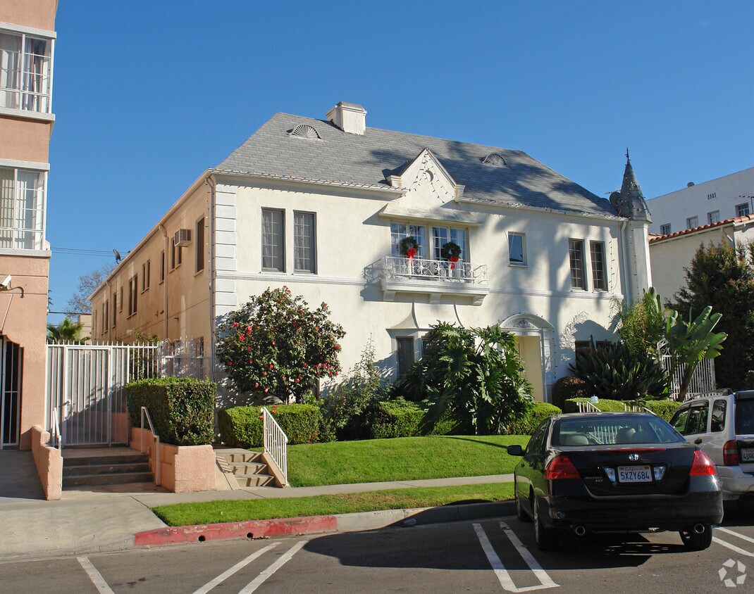 Foto principal - 350 S Cloverdale Ave