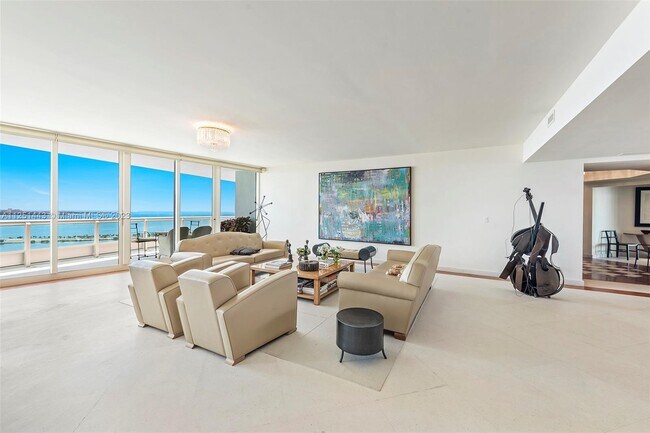 Building Photo - 1643 Brickell Ave