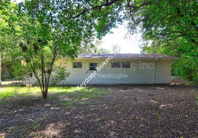 Building Photo - 2423 Thrasher Ave