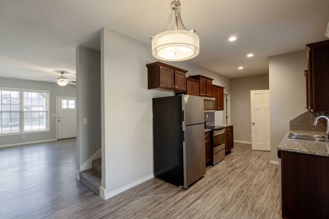 Foto del edificio - NEW LUXURY 3 BED 2.5 BATH TOWNHOUSE!!!
