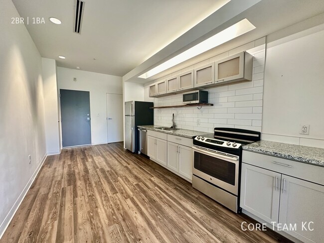 Building Photo - Recently Renovated 2 Bedroom in Westside