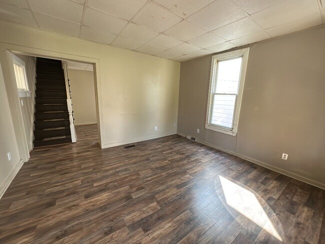 Building Photo - 418 E Division St
