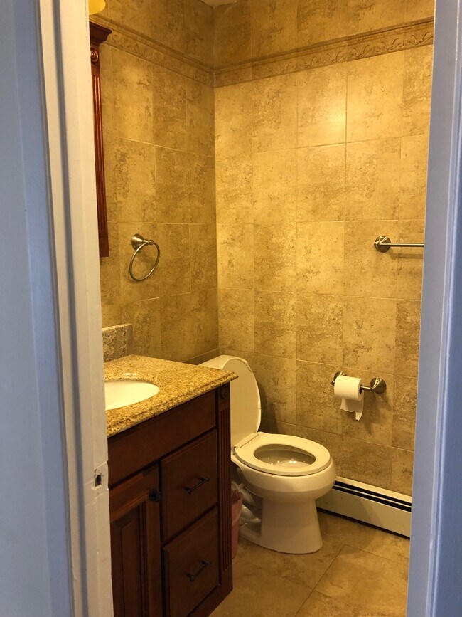 Main Bathroom - 92 Bay 49th St