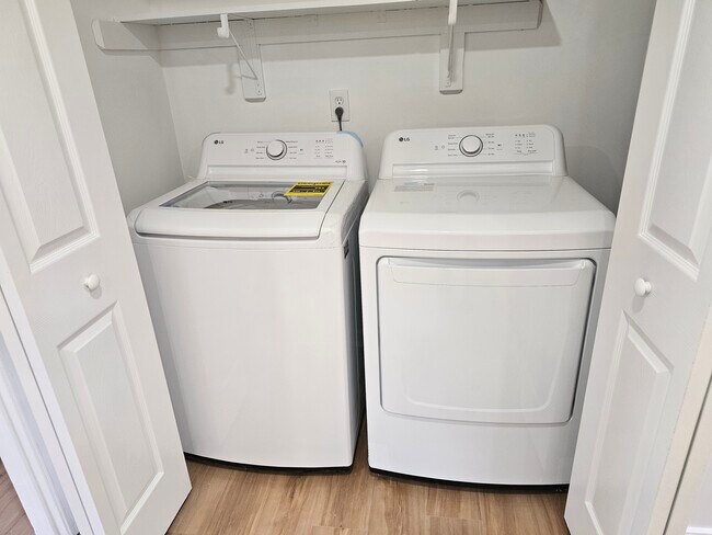 Foto del edificio - 3610 Woodside Ct