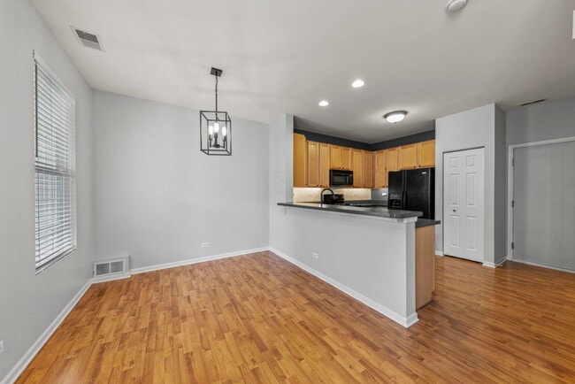 Building Photo - 129 Springbrook Trail S