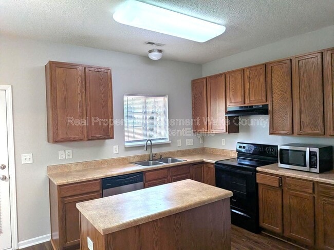 Building Photo - 112 Graystar Rd