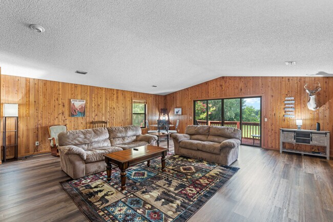 Building Photo - 1803 Riveredge Dr