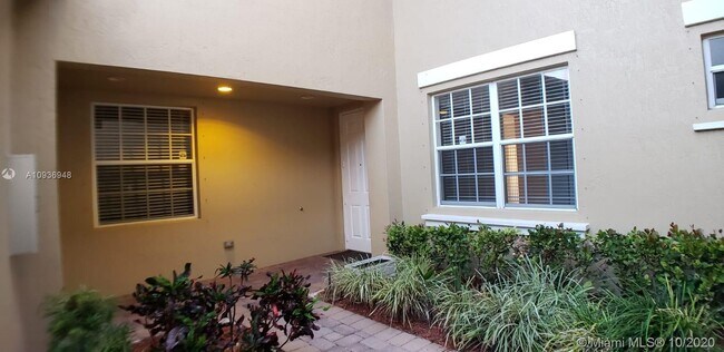 Foto del edificio - 8202 NW 128th Ln