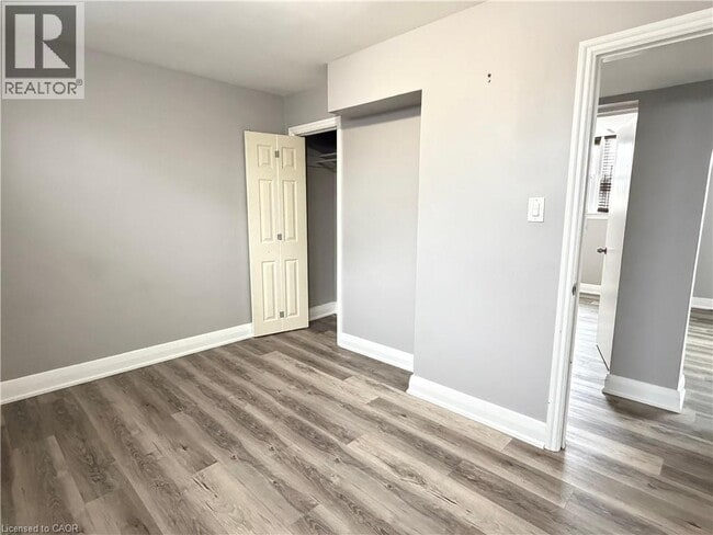 Building Photo - 318 Dolph St S