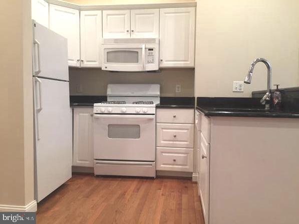 Building Photo - 4620 Umbria St