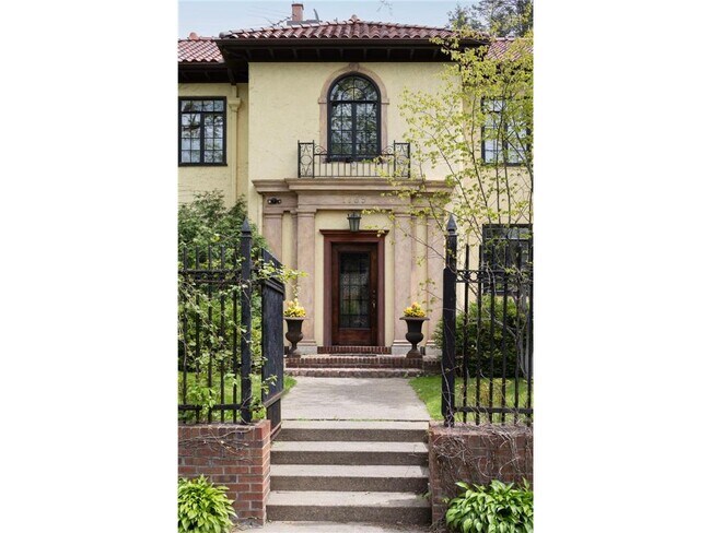 Building Photo - 1769 Dupont Ave S
